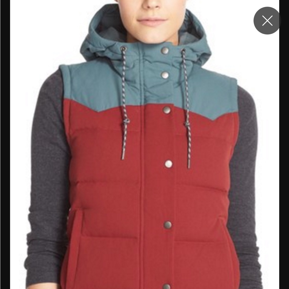 Patagonia puffer vest with hood